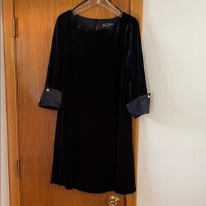 Jessica Howard Midnight Blue Velvet Long Sleeve Dress